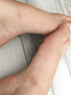 Piedini per tutti gli amanti fetish...