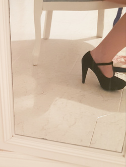 Adoro fare la troia per voi.