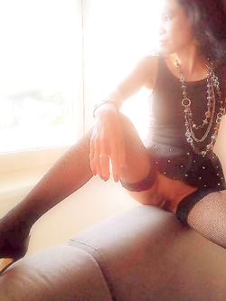 FAYE GALA ASIAN ESCORT PORNSTAR PER DISTINTI GENTLEMEN Parte 2