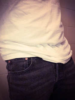 La Moglie non c’è... il cazzo a chi lo do?