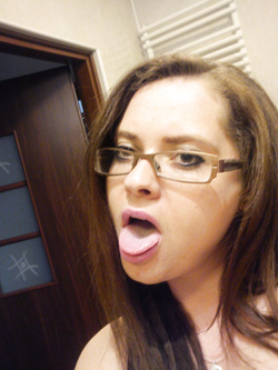 Iza 30 yo Polish hairy wife web whore