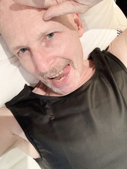 Lenny52 il capo, sborra senza vergogna davanti alla telecamera