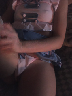 Prova il nuovo completino da scolaretta