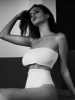 Foto porno hot di mistress Audrey Martin