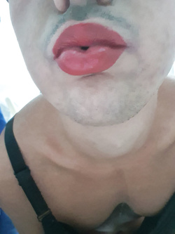 Sono sempre la vostra bellissima troia