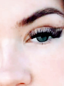 Adolescente bionda bisessuale molto perversa