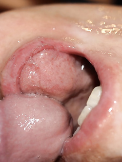 Vitoria Eden at black stockings