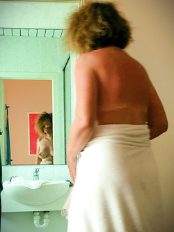 Mia moglie dopo la doccia  2