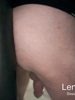 Lenny52 in un servizio fotografico nel suo sex club