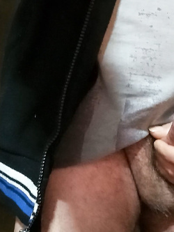 il mio cazzo duro che sborra