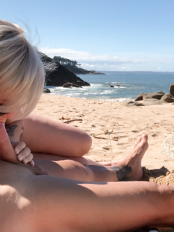 la mia moglie sulla spiaggia