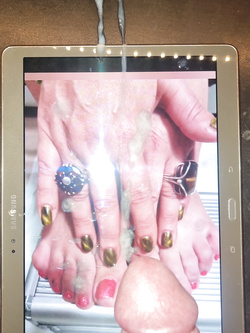 Appoggia il cazzo e sborra ancora sulla mia troia