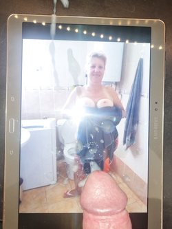 Ancora tanta sborra sulla fica di Ami