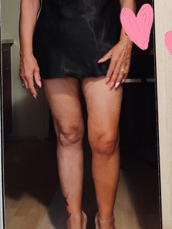 Signora Giulia 63 anni in spiaggia, in casa x strada