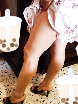 Signora Giulia 63 anni in spiaggia, in casa x strada