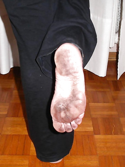 La puttana ha i piedi sporchi