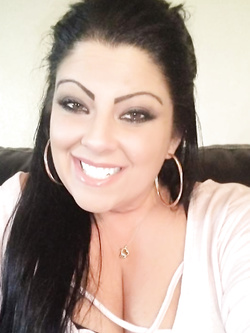 Cornuto 75 vuole vedere la moglie farsi puttana