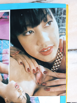 Io che mi sego guardando una rivista porno