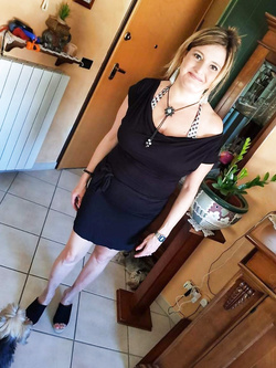 La moglie lo tradisce e lui la fa puttana