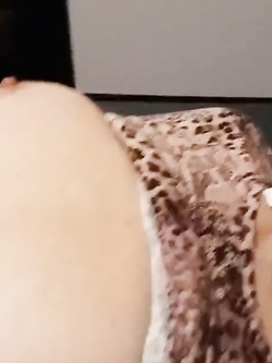 Mia moglie viene messa a nudo