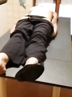 Mia moglie viene messa a nudo 2