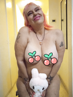 Maya Porca calda tettona