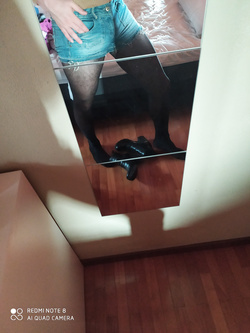 Con i jeans stretti..