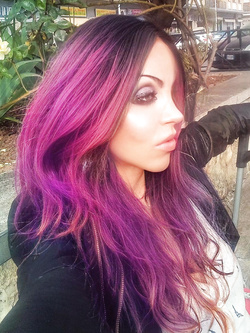 SPUTTANATE IL MIO NUMERO E FOTO DAI VOGLIO ESSERE TROIA CAZZ