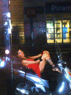 SPUTAMI MENTRE M I SCOPI