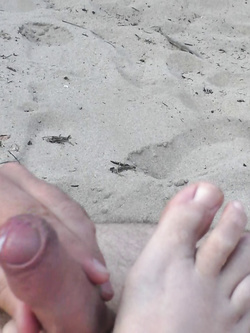 Sborro sui piedi di mia moglie