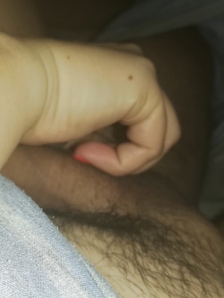 Me lo sega sotto le coperte