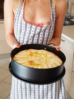 Adoro fare le torte con tanta crema.......................