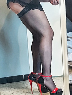 io In lingerie sexy come una vera puttana