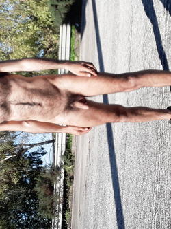 Nudo in strada