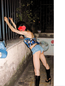 RAGAZZA SERIA NON PROFESSIONISTA CERCA...