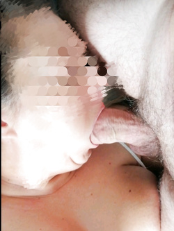 Pompino di Moana moglie puttana