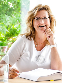 Your personal jerk off template Judith Parte 3