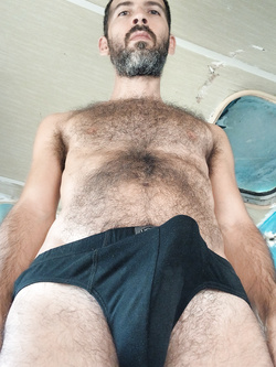 Cazzo duro dentro nelle mutande