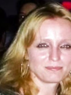 ALINA - PORCELLONA BIONDA ALLO SBANDO