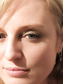 ALINA - PORCELLONA BIONDA ALLO SBANDO