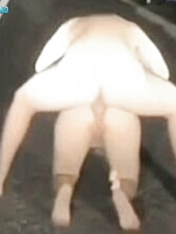 ALINA - PORCELLONA BIONDA ALLO SBANDO