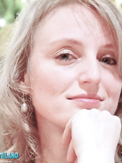 ALINA - PORCELLONA BIONDA ALLO SBANDO