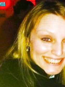 ALINA - PORCELLONA BIONDA ALLO SBANDO