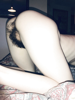 Esibizionista non depilata da 2 anni bis