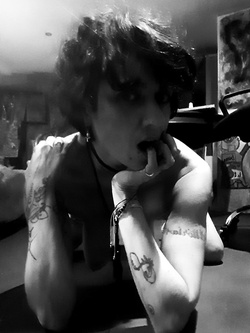 IO , ODALISCA, AMAZZONE, ARTISTA PERFORMER