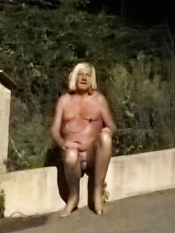 OCA LA VACCA:BATTONA IN STRADA PROSTITUTA SCHIAVA 3285932523