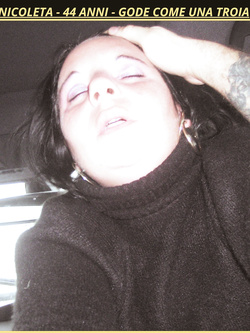 NICOLETA - MILANO - PORCELLA ESIBIZIONISTA