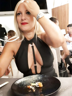 Mia sorella maggiore 52anni