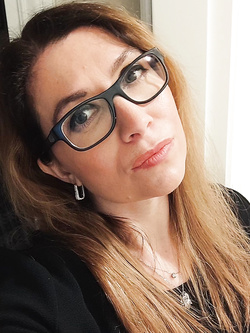 La zoccola di Silvia merita le vostre sborrate!!