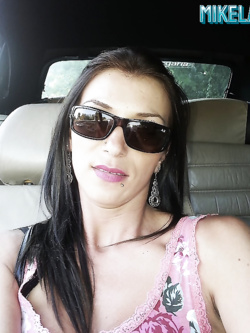 MIKELA - ZINGARA RUMENA IN AZIONE